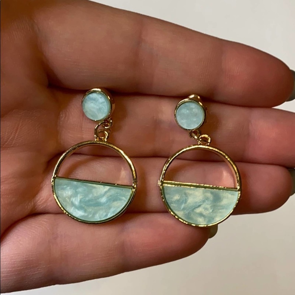 Pretty Crystal Blue Gold Circle Drop Earrings - Picture 3 of 6